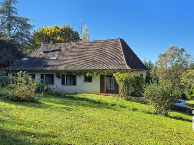 Maison 11 pièces 242 m²