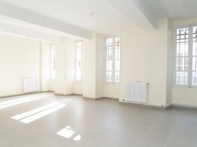 Maison 11 pièces 242 m²