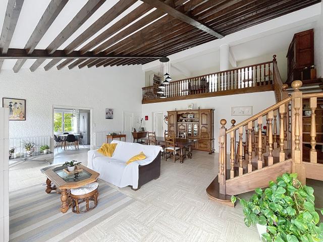 Maison 11 pièces 247 m²