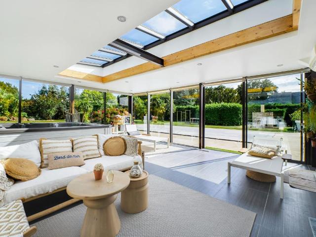 Maison 11 pièces 247 m²