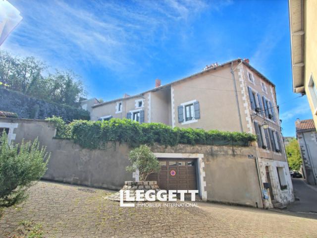 Maison 11 pièces 244 m²