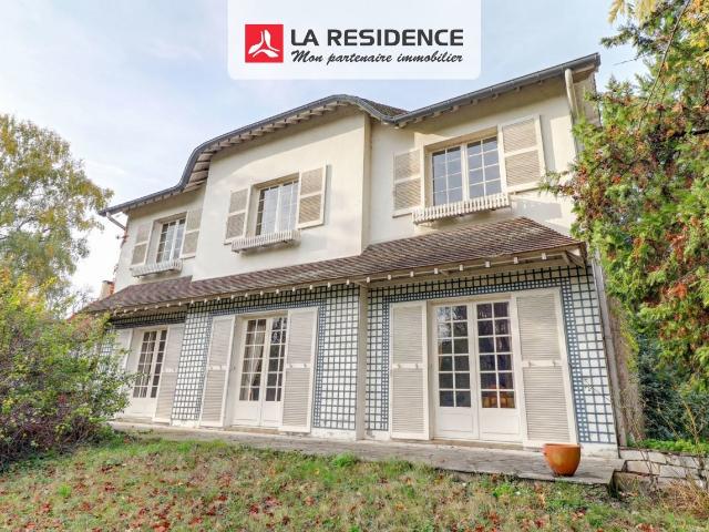 Maison 11 pièces 245 m²