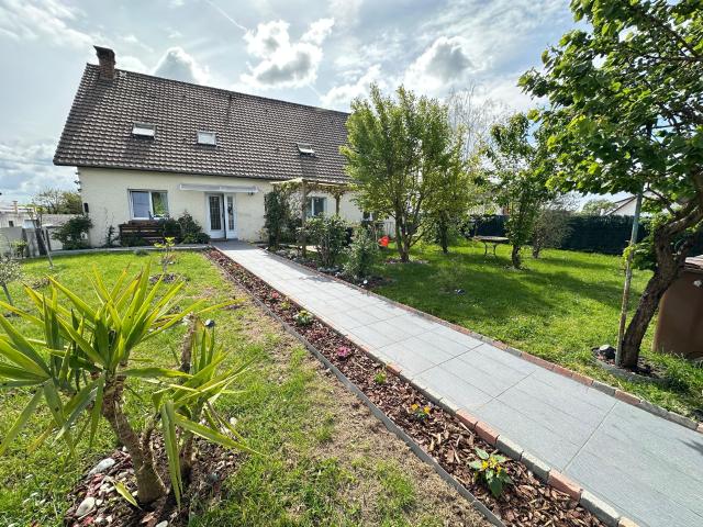 Maison 11 pièces 253 m²