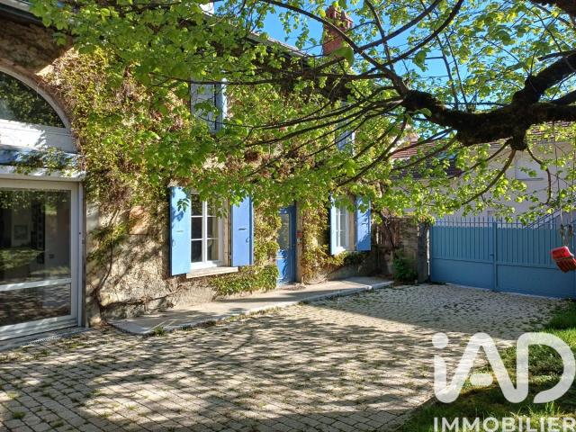 Maison 11 pièces 253 m²