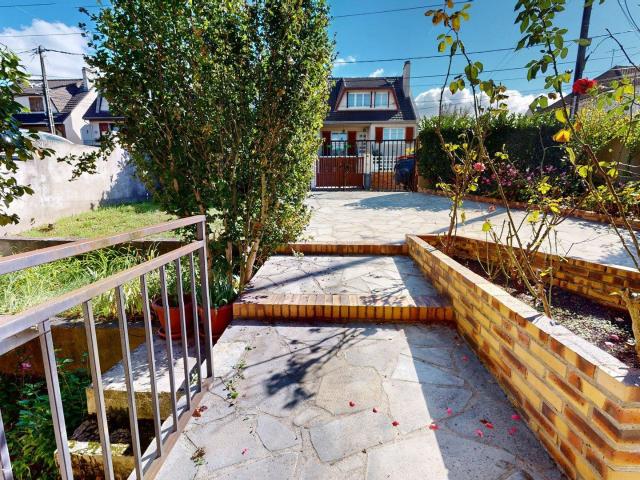Maison 11 pièces 250 m²