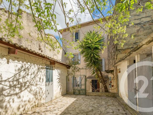 Maison 11 pièces 250 m²