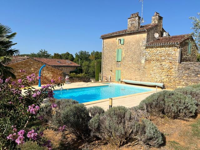 Maison 11 pièces 250 m²