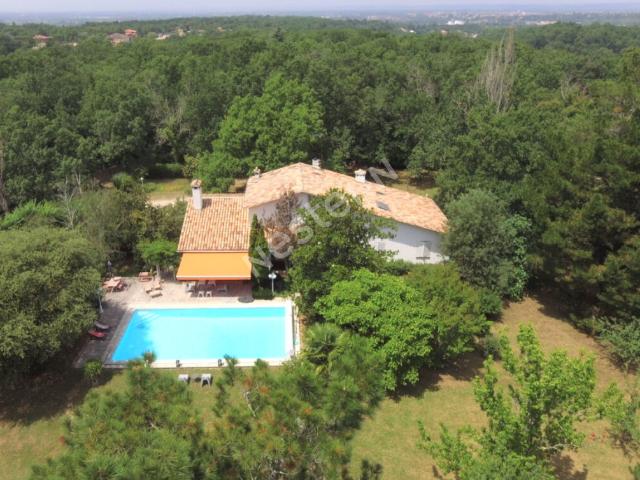 Maison 11 pièces 250 m²