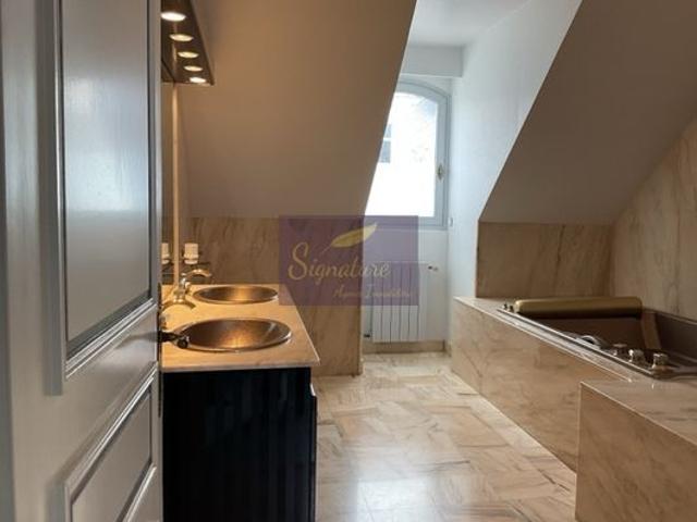 Maison 11 pièces 250 m²