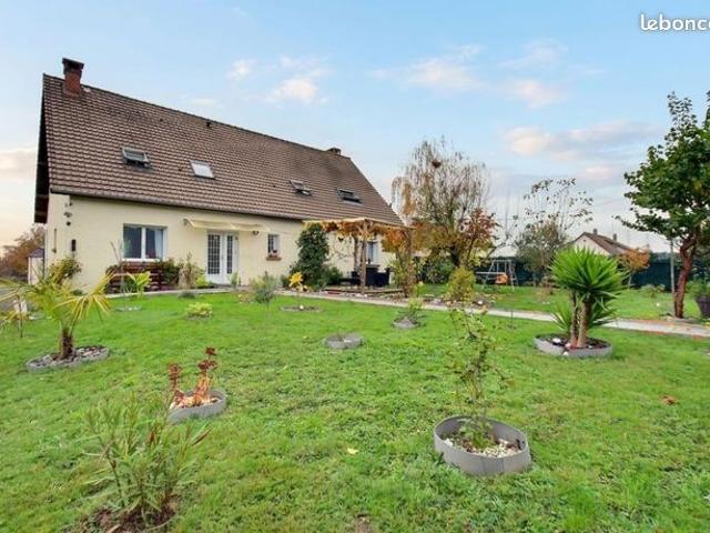 Maison 11 pièces 252 m²