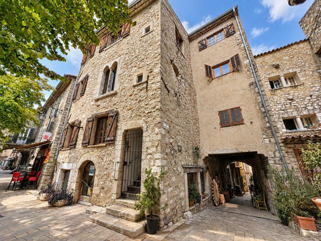 Maison 11 pièces 252 m²