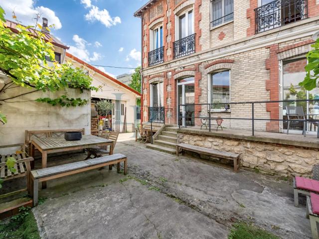 Maison 11 pièces 252 m²