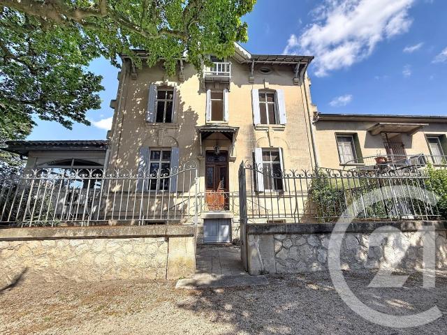 Maison 11 pièces 257 m²