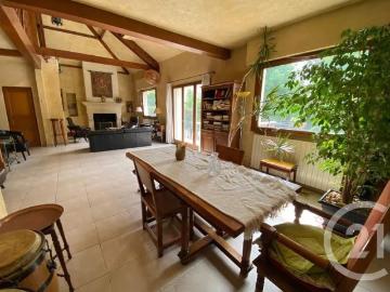 Maison 11 pièces 256 m²