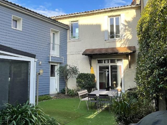 Maison 11 pièces 256 m²