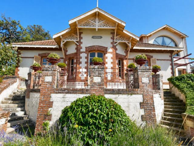 Maison 11 pièces 258 m²