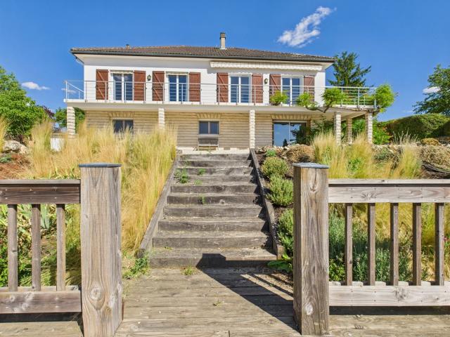 Maison 11 pièces 263 m²