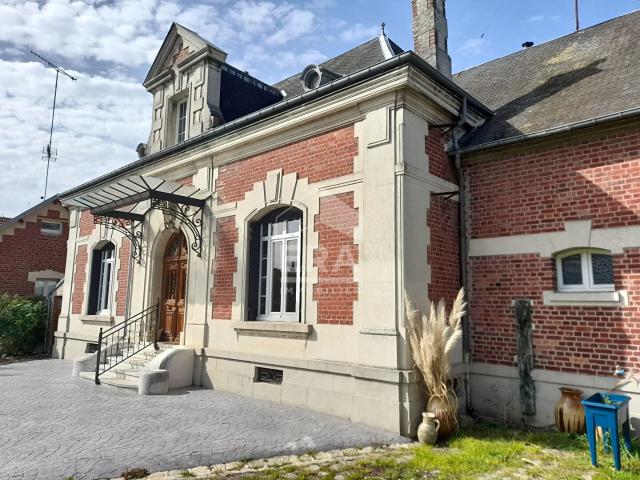Maison 11 pièces 260 m²