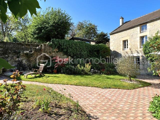 Maison 11 pièces 261 m²