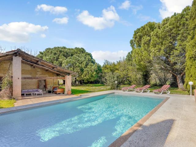 Maison 11 pièces 262 m²