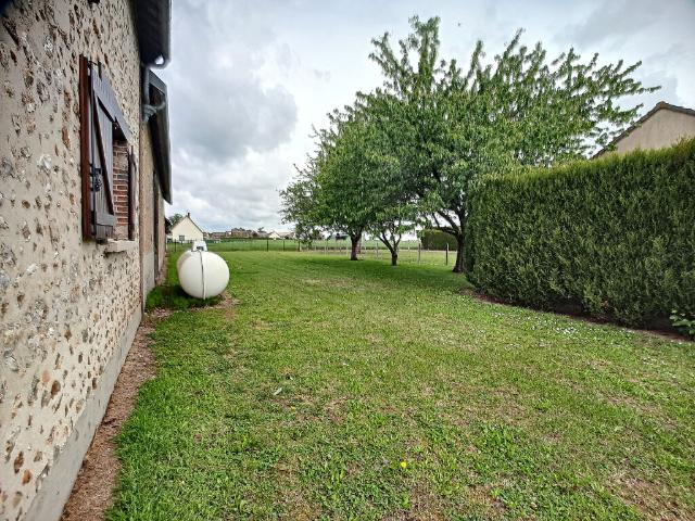 Maison 11 pièces, 267 m² à louer à Guichainville 27930