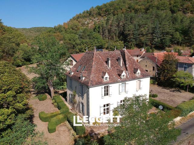Maison 11 pièces 266 m²