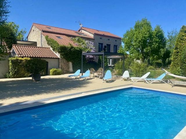 Maison 11 pièces 266 m²