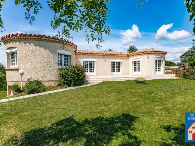 Maison 11 pièces 266 m²