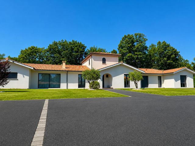 Maison 11 pièces 273 m²