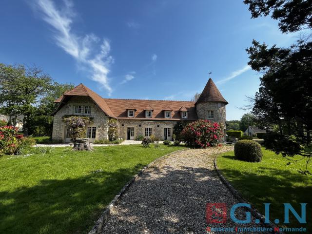 Maison 11 pièces 273 m²