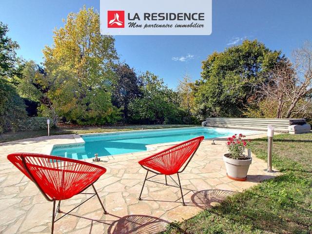 Maison 11 pièces 270 m²