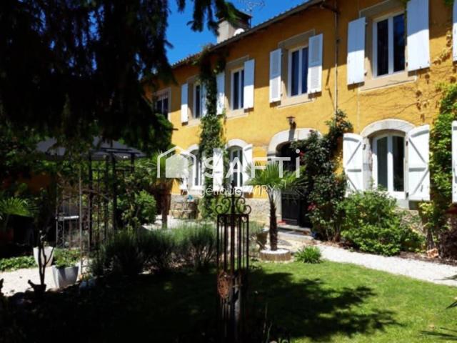 Maison 11 pièces 270 m²