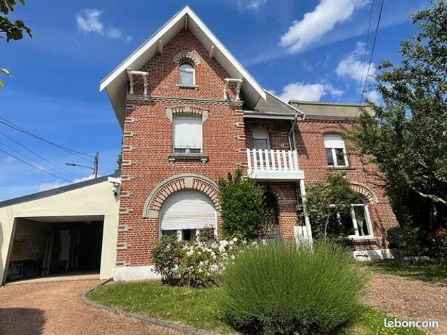 Maison 11 pièces 270 m²
