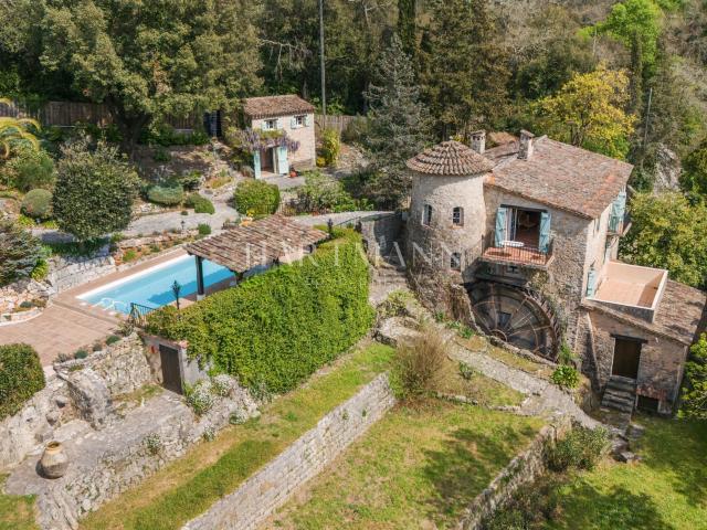 Maison 11 pièces 270 m²