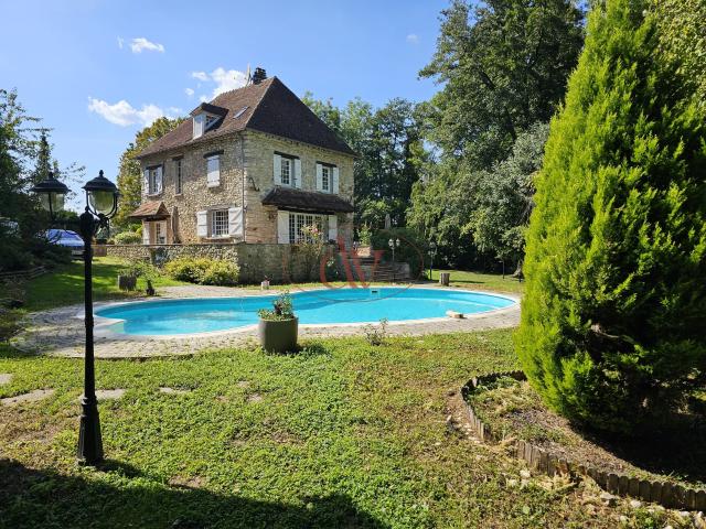 Maison 11 pièces 270 m²