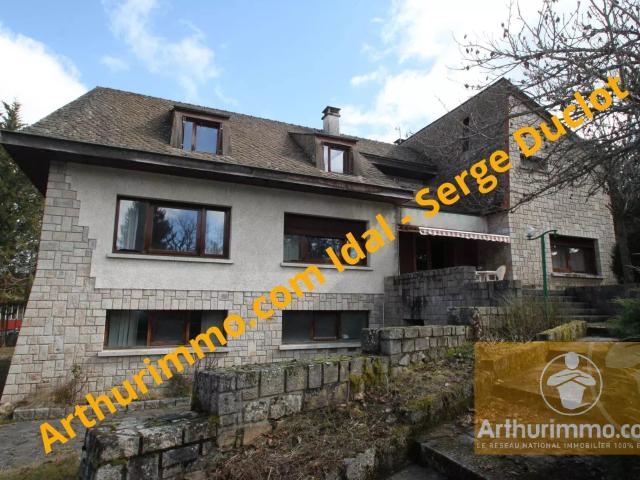 Maison 11 pièces 272 m²