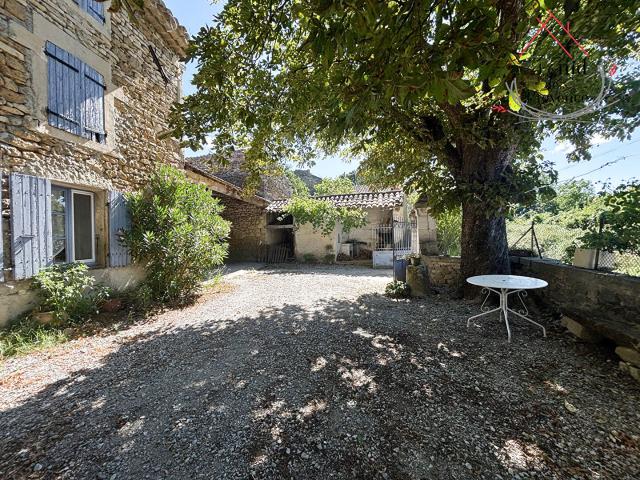 Maison 11 pièces 277 m²
