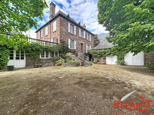 Maison 11 pièces 274 m²