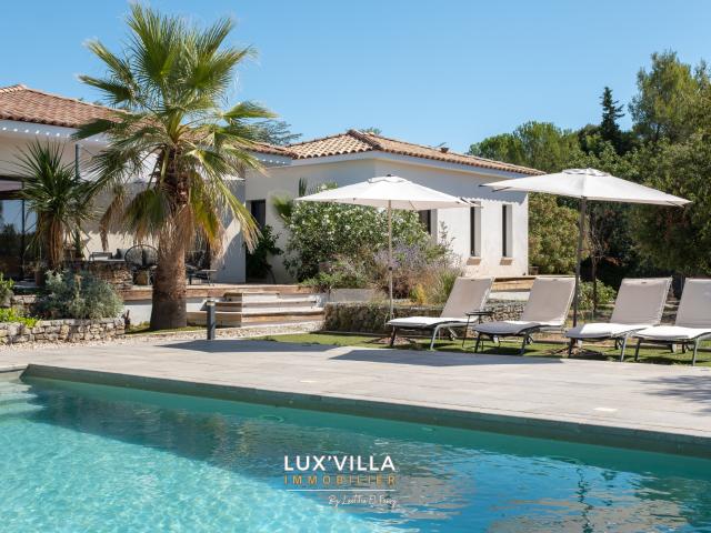 Maison 11 pièces 275 m²