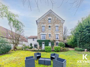 Maison 11 pièces 275 m²