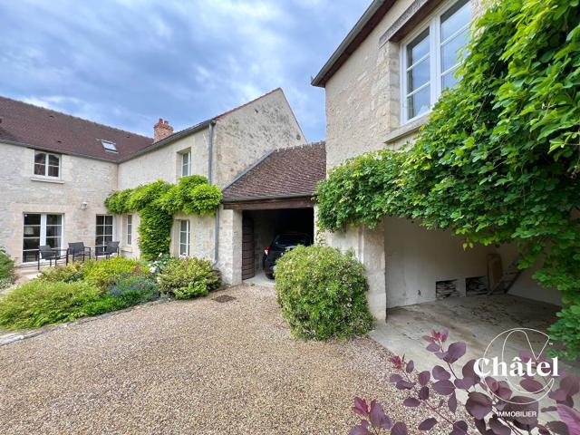 Maison 11 pièces 275 m²