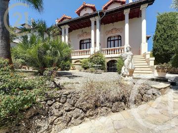 Maison 11 pièces 275 m²