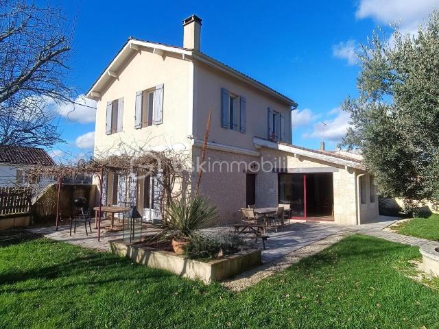 Maison 11 pièces 276 m²