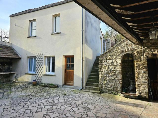 Maison 11 pièces 278 m²