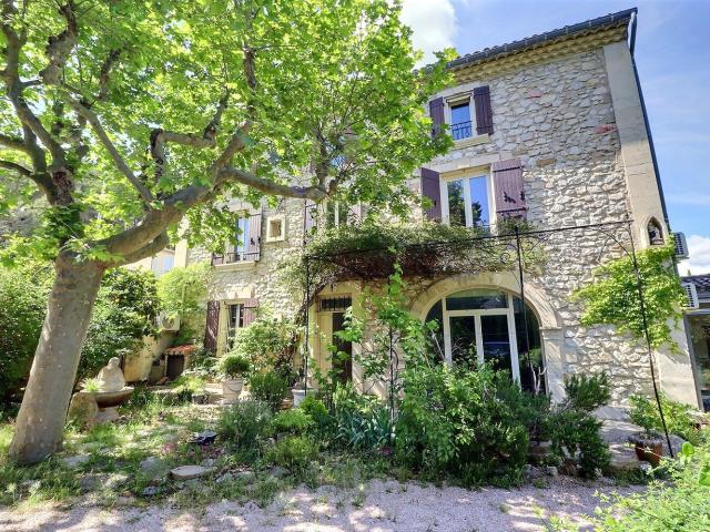 Maison 11 pièces 283 m²