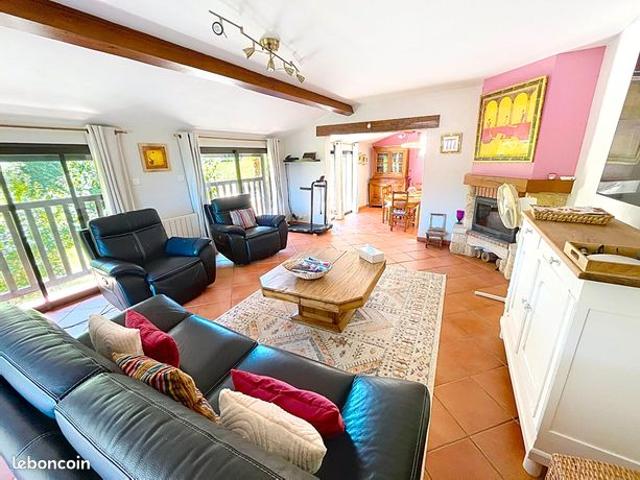 Maison 11 pièces 280 m²