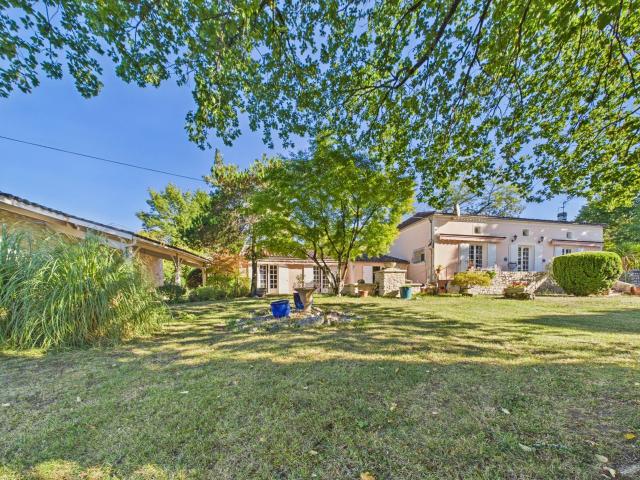 Maison 11 pièces 280 m²