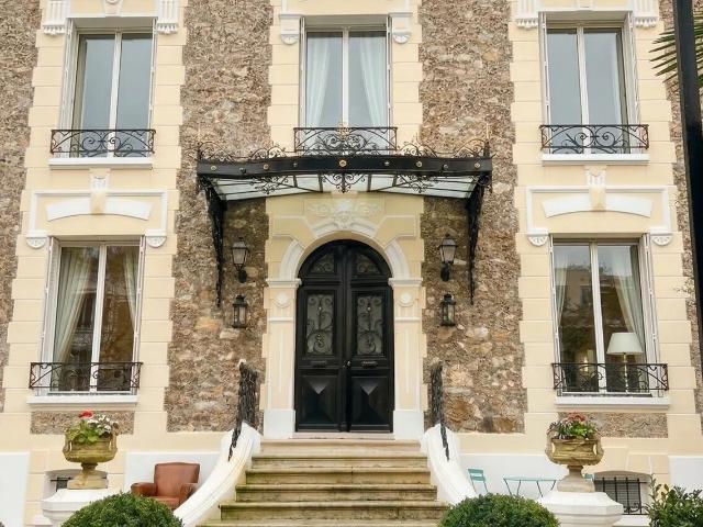 Maison 11 pièces 280 m²