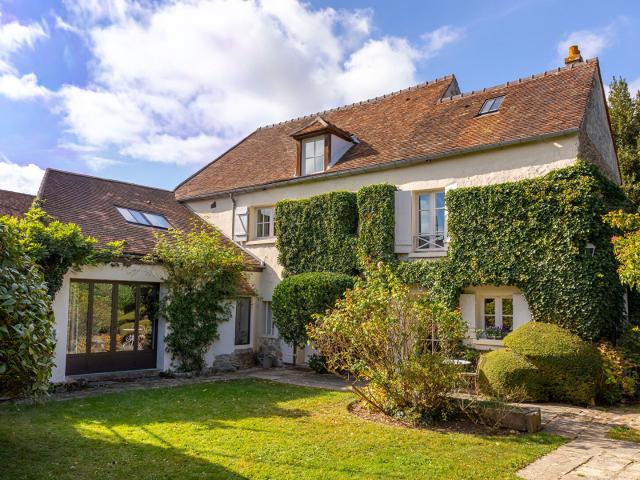 Maison 11 pièces 282 m²