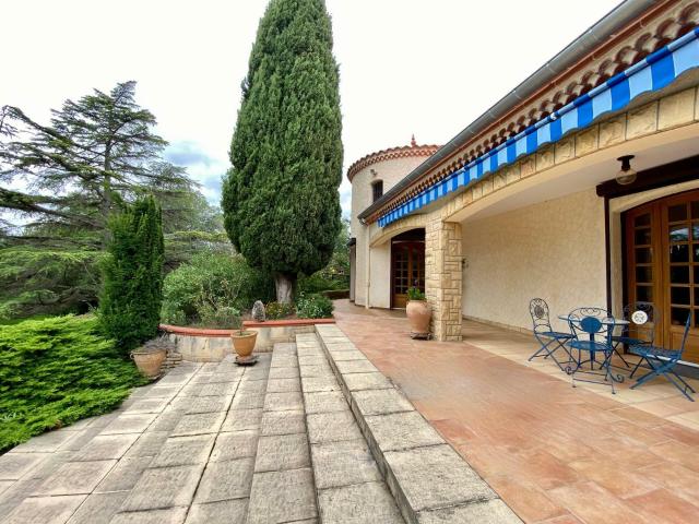 Maison 11 pièces 282 m²